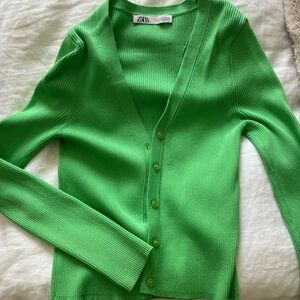 Green Zara button down top, great condition